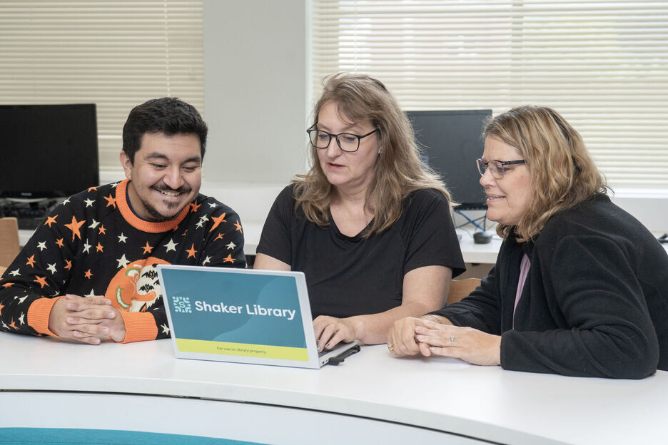 Shakerlibraryfallphotogrobertmuller112